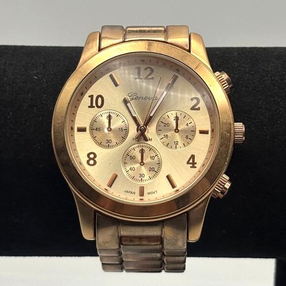 Retro Gold Geneva Men's Watch - Picture 2 of 4